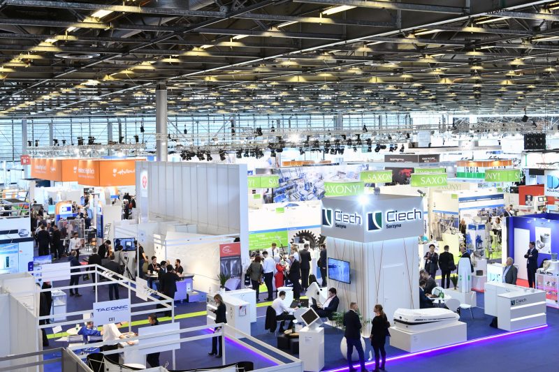 La fiera JEC World rimandata al 2022