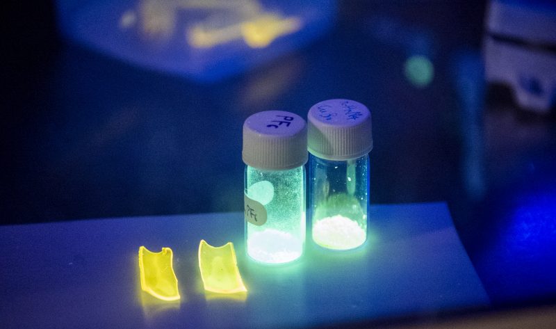 Il polimero smart che brilla sotto stress