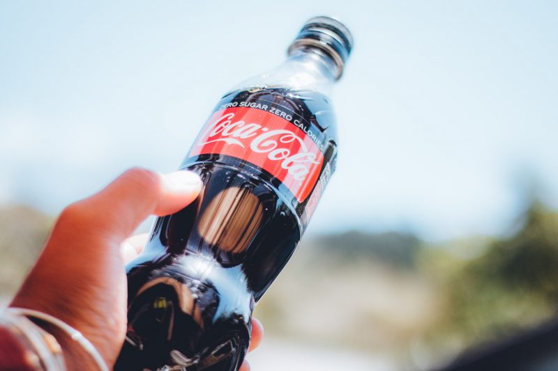 Coca‑Cola UK, plastica riciclata al 100% per le bottiglie in PET