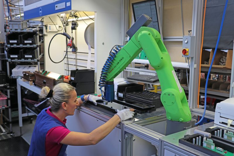 Robot industriali e cobot, un trend in ascesa