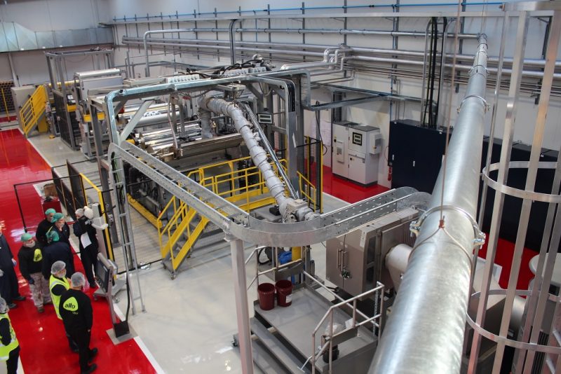 Foglia in R-PET per uso alimentare: collaborazione Amut ed Erema
