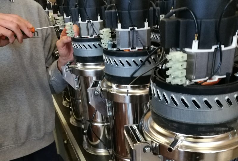 Sistemi ausiliari per materie plastiche: i programmi di crescita di Main Tech