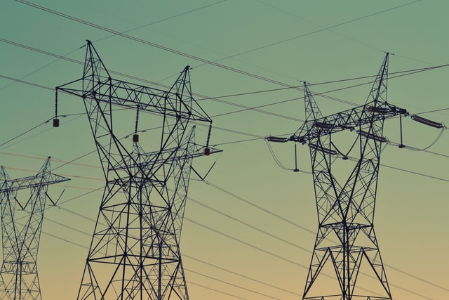Cresce il costo dell’energia: prezzo del polietilene ai massimi storici