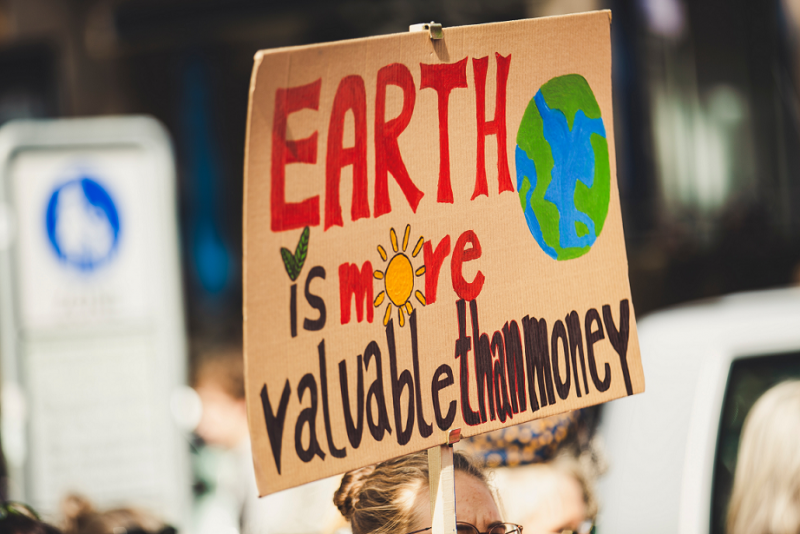 Plastiche e ambiente, la parola alla difesa: intervista a Chris DeArmitt