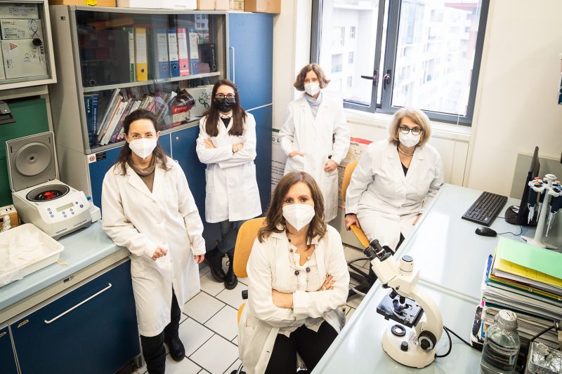Batteri mangia-plastica per riciclare i rifiuti organici