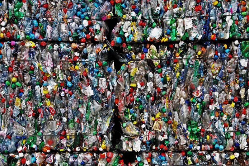 Accordo UE per contrastare le esportazioni di rifiuti di plastica