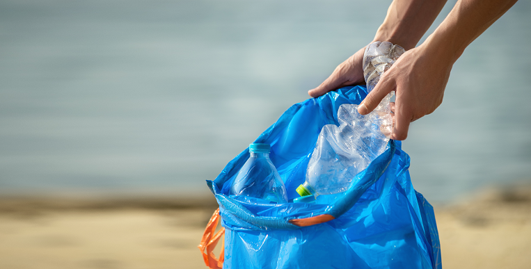 Petrolio dalla plastica recuperata in mare: un progetto Enea