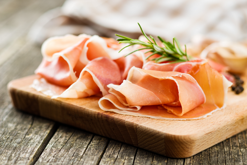 Prosciutto di Parma: dalla plastica alla carta