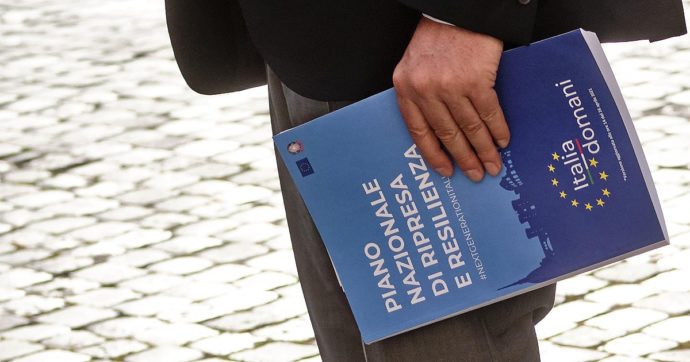 Il riciclo dei rifiuti plastici nel Recovery Plan